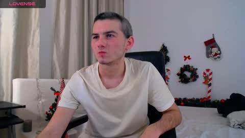 devin_ho online show from 12/07/24, 02:13