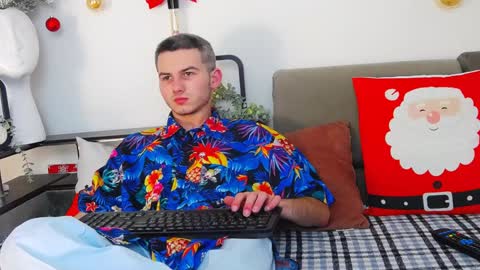 devin_ho online show from 12/25/24, 09:22