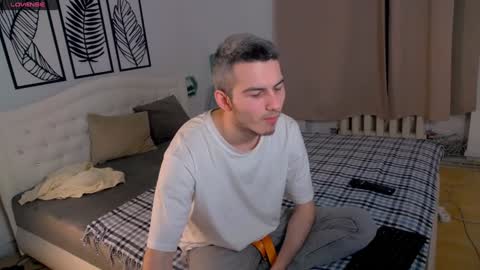 devin_ho online show from 01/30/25, 08:21