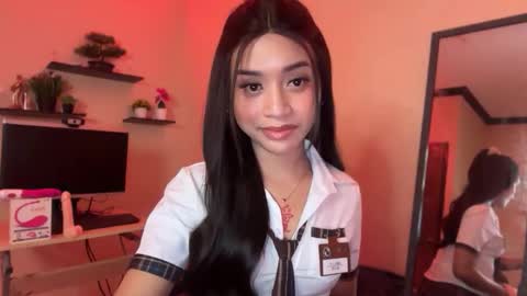 Snapshot of devine_goddessx chatting on 09/22/25, 09:22 Devine Greyson online show from 09/22/25, 09:22