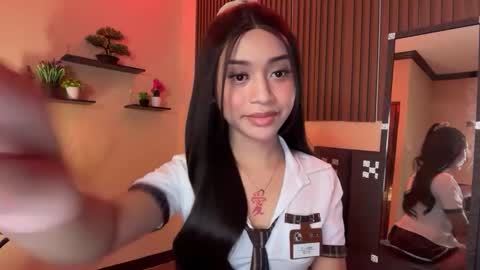 Snapshot of devine_goddessx chatting on 09/28/25, 10:20 Devine Greyson online show from 09/28/25, 10:20