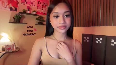 Snapshot of devine_goddessx chatting on 10/04/25, 07:12 Devine Greyson online show from 10/04/25, 07:12