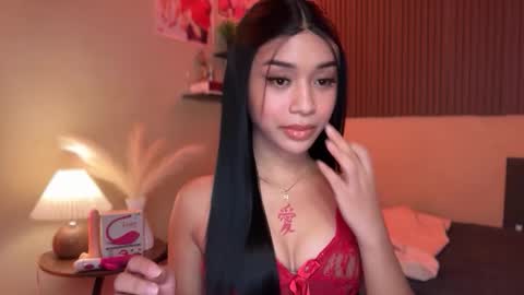 Snapshot of devine_goddessx chatting on 11/24/25, 11:32 Devine Greyson online show from 11/24/25, 11:32