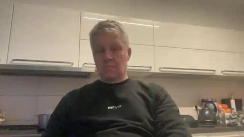 Devon online show from 12/19/25, 02:57