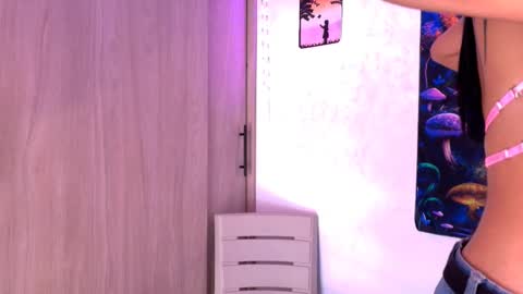 Sara 3 online show from 11/15/25, 08:05