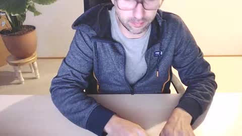 DevSwiss online show from 10/12/25, 07:29