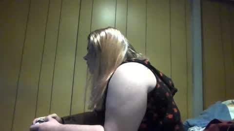 Snapshot of devykitten2018 chatting on 02/02/25, 03:21 devykitten online show from 02/02/25, 03:21