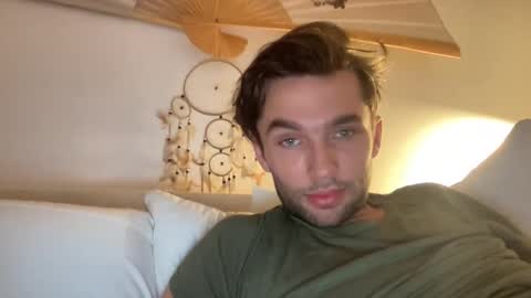 Snapshot of devyy333 chatting on 12/30/24, 07:48 devyy333 online show from 12/30/24, 07:48