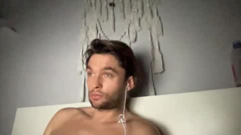 Snapshot of devyy333 chatting on 10/18/25, 03:31 devyy333 online show from 10/18/25, 03:31