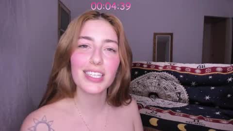 Snapshot of dexandlily chatting on 11/26/25, 01:39 Dex and Lily online show from 11/26/25, 01:39