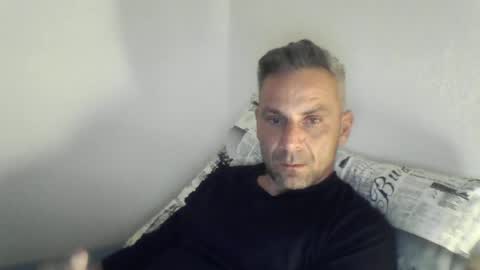 Snapshot of dext0101 chatting on 06/18/26, 08:57 Arthur online show from 06/18/26, 08:57