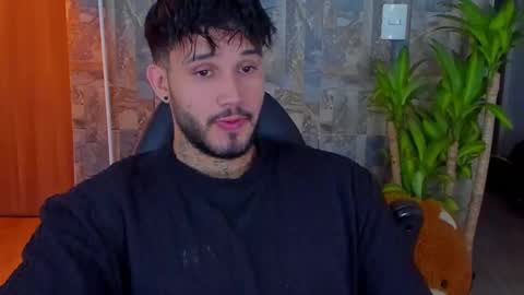 Snapshot of deymon_scott chatting on 11/07/25, 10:21 JULIAN online show from 11/07/25, 10:21