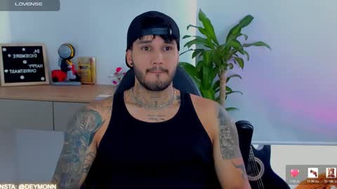 Snapshot of deymon_scott chatting on 01/18/26, 02:43 JULIAN online show from 01/18/26, 02:43