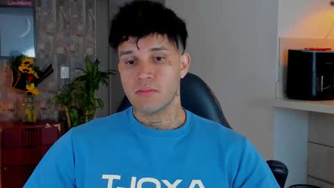 Snapshot of deymon_scott chatting on 02/15/26, 10:39 JULIAN online show from 02/15/26, 10:39