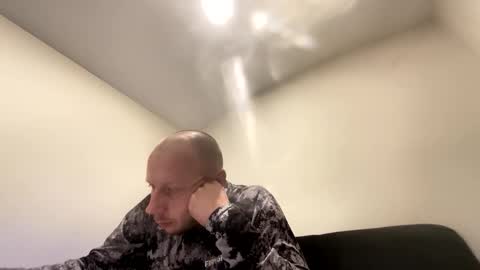 Snapshot of deznuts130 chatting on 02/04/25, 05:21 deznuts130 online show from 02/04/25, 05:21