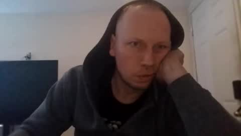 Snapshot of deznuts130 chatting on 02/15/26, 08:02 deznuts130 online show from 02/15/26, 08:02