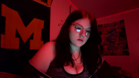 Snapshot of dezzydez354 chatting on 02/18/26, 05:03 dezzydez354 online show from 02/18/26, 05:03