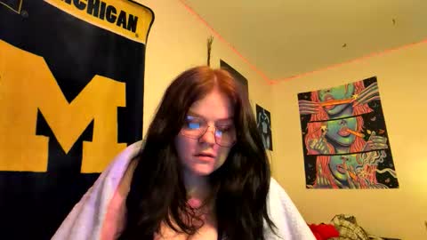 Snapshot of dezzydez354 chatting on 02/20/26, 02:52 dezzydez354 online show from 02/20/26, 02:52