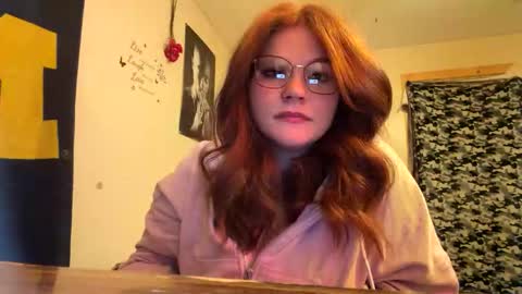 Snapshot of dezzydez354 chatting on 02/22/26, 01:07 dezzydez354 online show from 02/22/26, 01:07