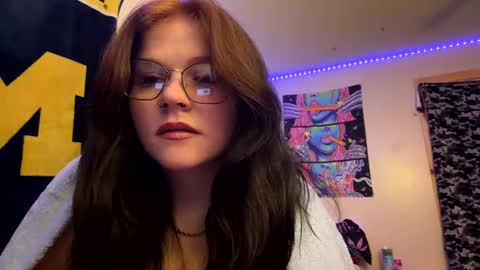 Snapshot of dezzydez354 chatting on 03/03/26, 03:12 dezzydez354 online show from 03/03/26, 03:12