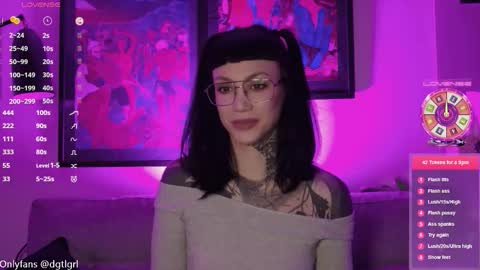 Snapshot of dgtlgrl chatting on 10/28/25, 03:36 dgtlgrl online show from 10/28/25, 03:36