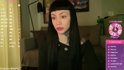 Snapshot of dgtlgrl chatting on 11/17/25, 12:11 dgtlgrl online show from 11/17/25, 12:11