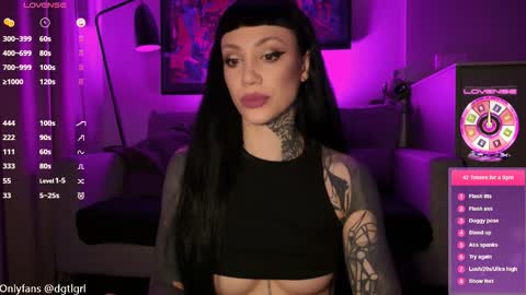 Snapshot of dgtlgrl chatting on 11/23/25, 05:46 dgtlgrl online show from 11/23/25, 05:46