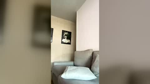Dhalia online show from 06/18/26, 07:41