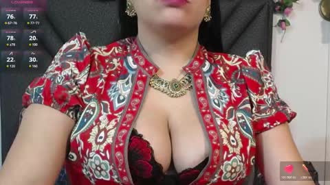 Snapshot of dharanisnisha chatting on 10/27/25, 12:53 dharanisnisha online show from 10/27/25, 12:53