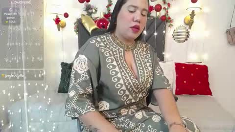 Snapshot of dharanisnisha chatting on 11/21/25, 01:43 dharanisnisha online show from 11/21/25, 01:43