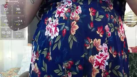 Snapshot of dharanisnisha chatting on 11/29/25, 03:04 dharanisnisha online show from 11/29/25, 03:04