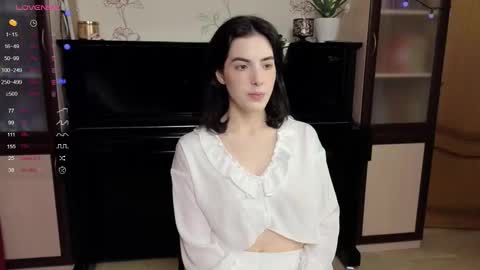 Snapshot of di_moon_ chatting on 10/08/25, 02:14 Diana online show from 10/08/25, 02:14