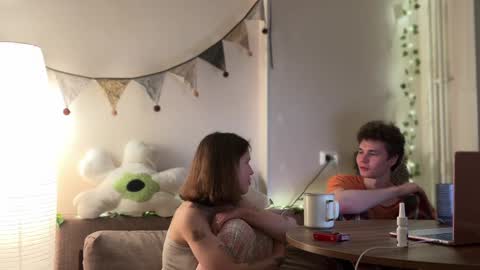 Di Alex online show from 01/04/25, 04:43