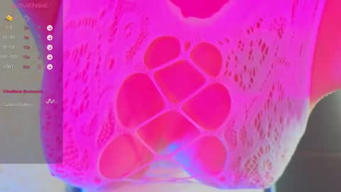 Snapshot of diablo_girl chatting on 01/11/25, 10:29 online show from 01/11/25, 10:29