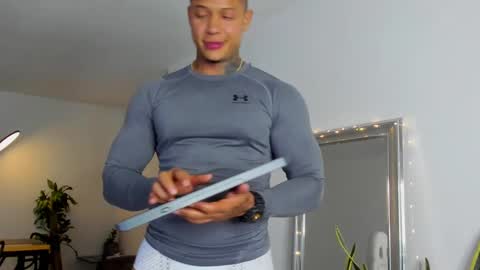 Snapshot of diagostone chatting on 12/17/24, 03:28 Diego online show from 12/17/24, 03:28