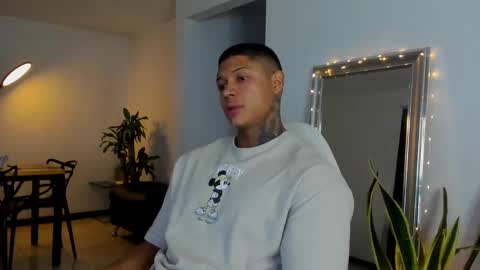 Snapshot of diagostone chatting on 12/23/24, 02:24 Diego online show from 12/23/24, 02:24