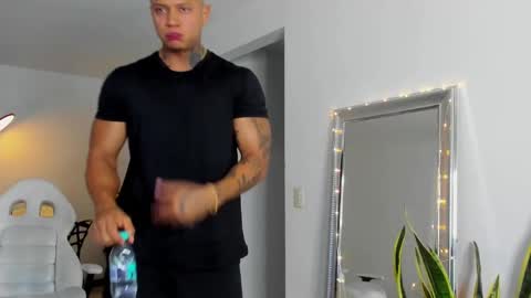 Snapshot of diagostone chatting on 12/31/24, 05:11 Diego online show from 12/31/24, 05:11