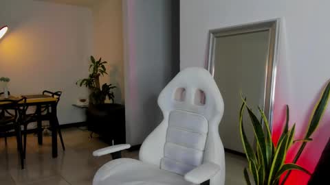 Snapshot of diagostone chatting on 01/04/25, 02:25 Diego online show from 01/04/25, 02:25