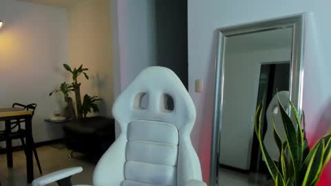 Snapshot of diagostone chatting on 01/31/25, 01:01 Diego online show from 01/31/25, 01:01