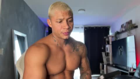 Snapshot of diagostone chatting on 10/13/25, 05:02 Diego online show from 10/13/25, 05:02