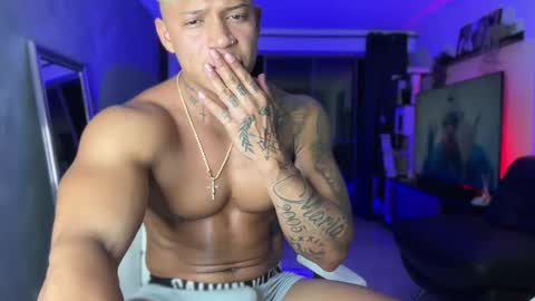 Snapshot of diagostone chatting on 10/23/25, 01:38 Diego online show from 10/23/25, 01:38