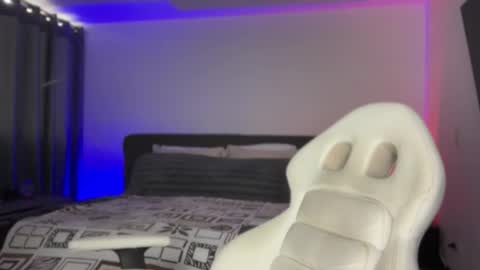 Snapshot of diagostone chatting on 10/23/25, 08:40 Diego online show from 10/23/25, 08:40