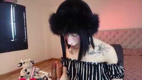 Snapshot of diamond__cherry chatting on 06/17/26, 03:02 Diamond online show from 06/17/26, 03:02