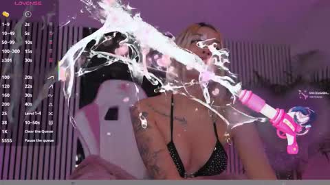 Snapshot of diamond_ava_ chatting on 12/20/25, 04:14 Thea online show from 12/20/25, 04:14