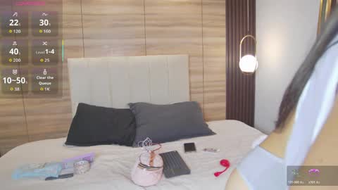 Snapshot of diamond_black19 chatting on 04/12/26, 11:04 Camila and Megan online show from 04/12/26, 11:04