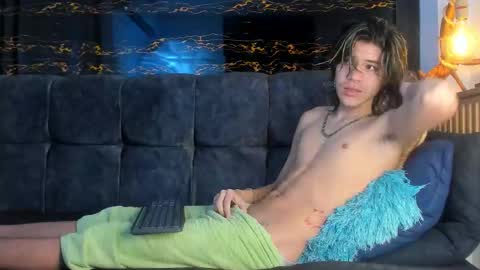 Snapshot of diamond_twink chatting on 09/24/25, 04:05 diamond_twink online show from 09/24/25, 04:05