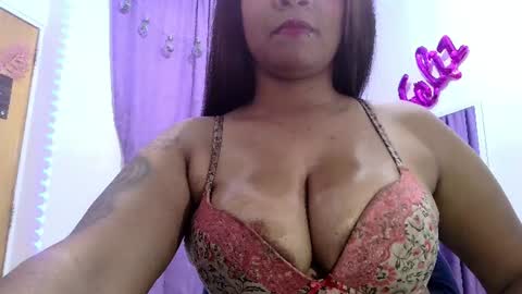 Snapshot of diamondd_gold chatting on 06/17/26, 12:18 diamondd_gold online show from 06/17/26, 12:18