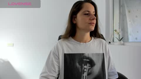 diamondkay_ online show from 09/19/25, 06:26