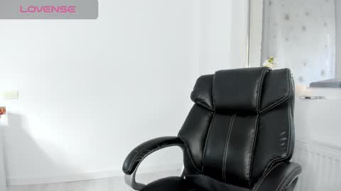 diamondkay_ online show from 10/28/25, 08:40