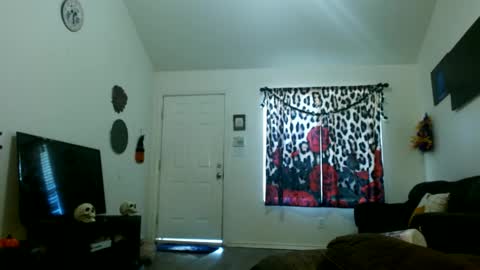 Snapshot of diamondmonroexo chatting on 10/06/25, 05:10 DiamondMonroeXo online show from 10/06/25, 05:10